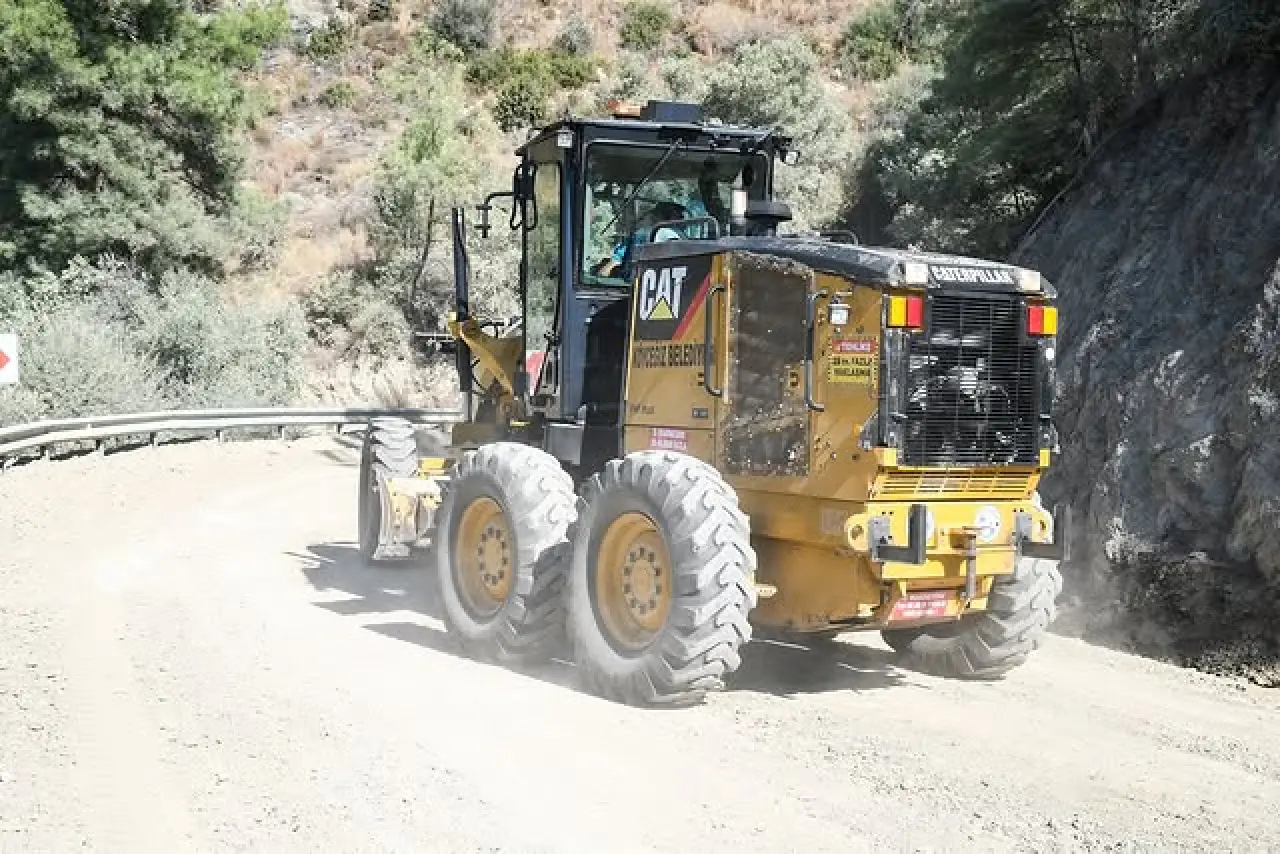 Köyceğiz’de Pınar Mahallesi – Yuvarlakçay Yolunda Asfalt Öncesi Dolgu Çalışmaları Sürüyor 3