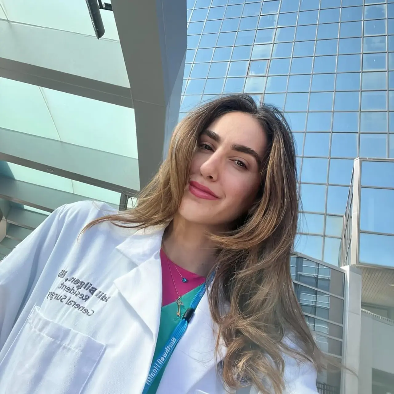 Miss Turkey 2024 Güzeli İdil Bilgen, New York’ta Cerrahi İhtisasa Başladı 5