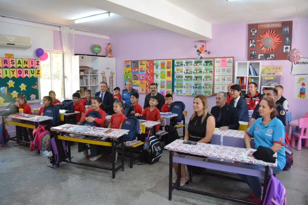 Köyceğiz Kaymakamı Mert Kumcu Akköprü Demirli İlkokulu’nda Öğrencilerle Buluştu 1