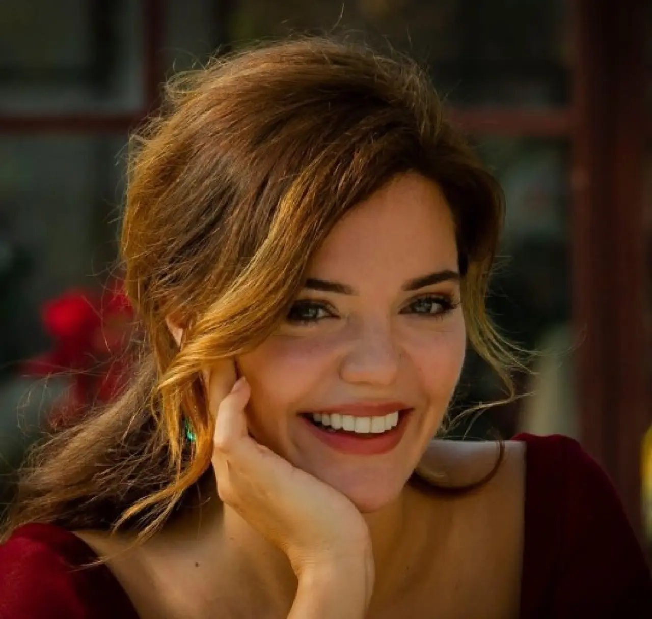 Sahtekarlar Asya Kimdir? Hilal Altınbilek Kaç Yaşında, Aslen Nereli, Boyu Kaç, Hangi Dizilerde ve Filmlerde Rol Aldı? 2