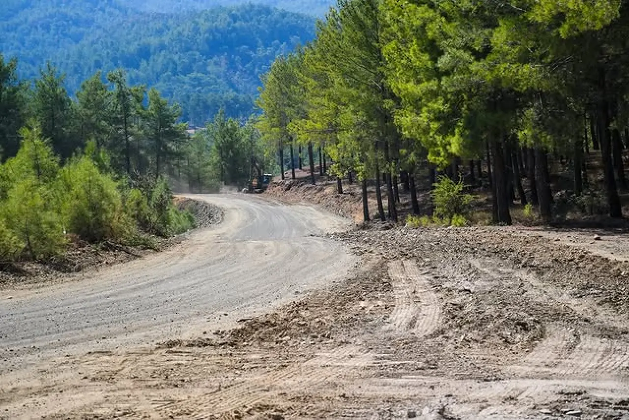 Köyceğiz Beyobası – Yuvarlakçay Yolunda Asfalt Çalışmaları Devam Ediyor 2