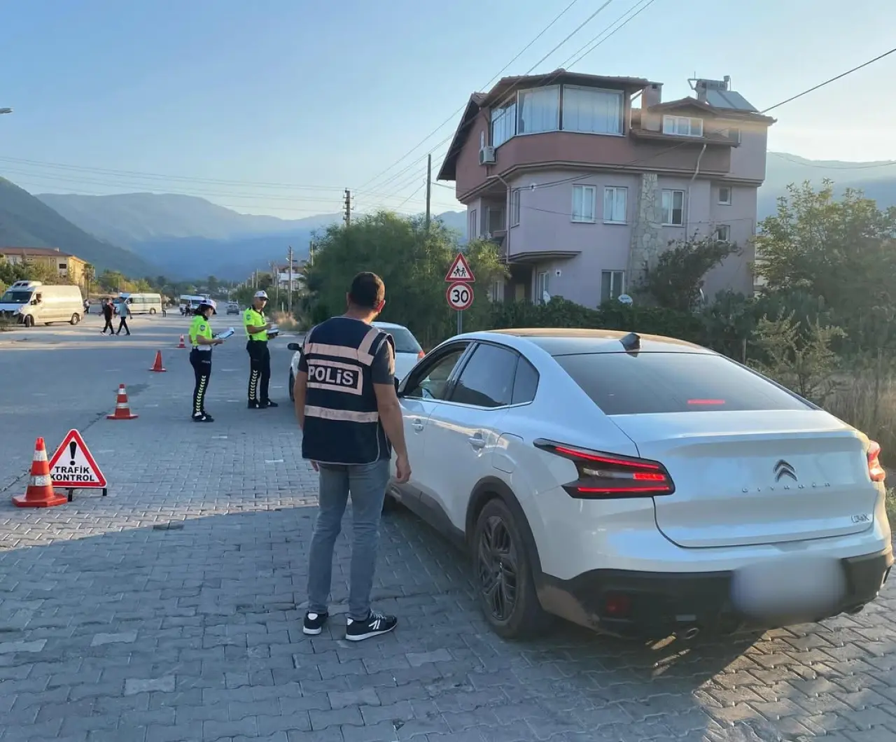 Köyceğiz’de Okul Çevresi Denetimi: 317 Şahıs Sorgulandı, 47.827 TL Ceza Kesildi 8