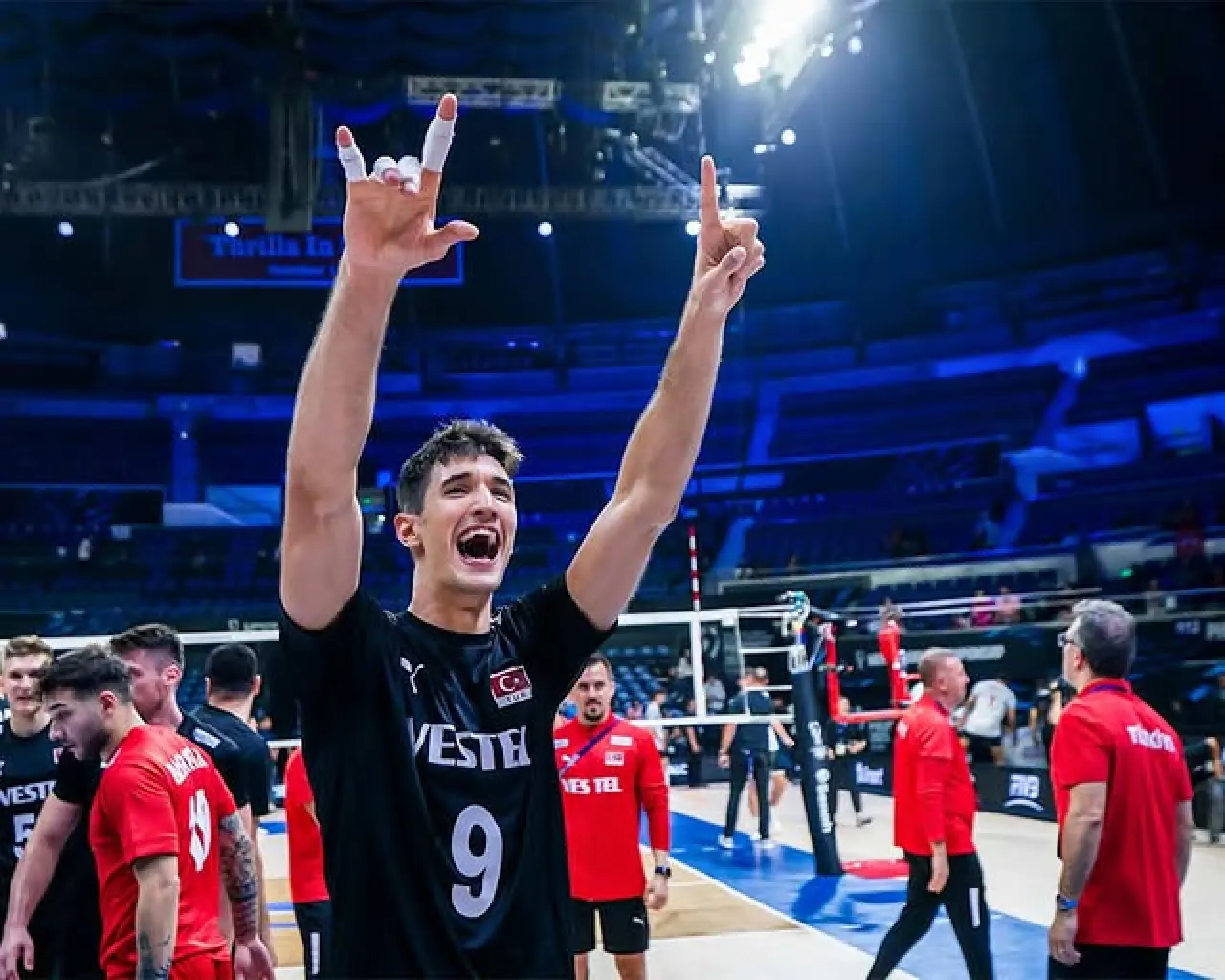 Efe Mandıracı Kimdir? Kaç Yaşında, Aslen Nereli, Boyu Kaç, Hangi Takımlarda Oynadı, Hangi Ödülleri Aldı? 6