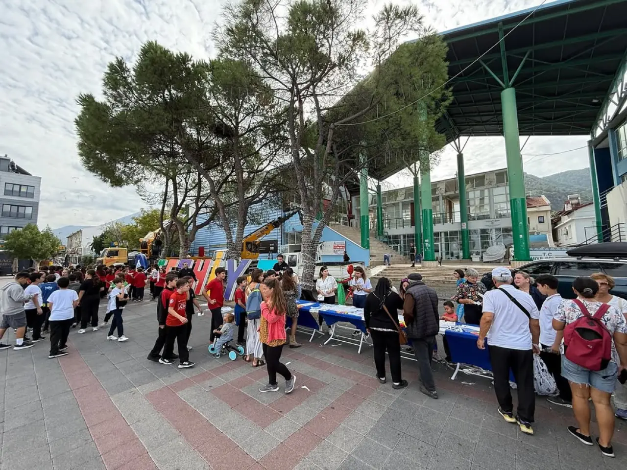 Fethiye’de 25. Uluslararası Ölüdeniz Hava Oyunları Festivali Coşkuyla Devam Ediyor 4