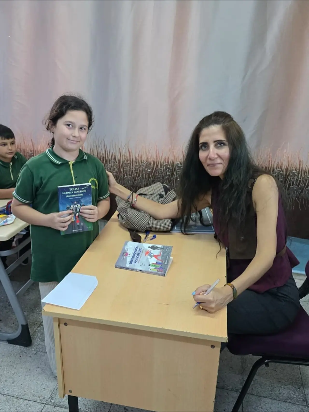 Toparlar Ortaokulu’nda Yazar Şöhret Doğruyol Sağbaş Öğrencilerle Buluştu 2