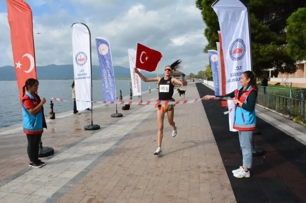 Köyceğiz’de Cumhuriyet Koşusu: 102. Yıla Özel Etkinlikte Yoğun Katılım 5