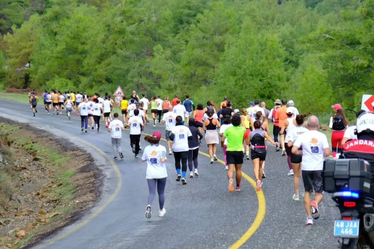 Köyceğiz’de Cumhuriyet Koşusu: 102. Yıla Özel Etkinlikte Yoğun Katılım 4