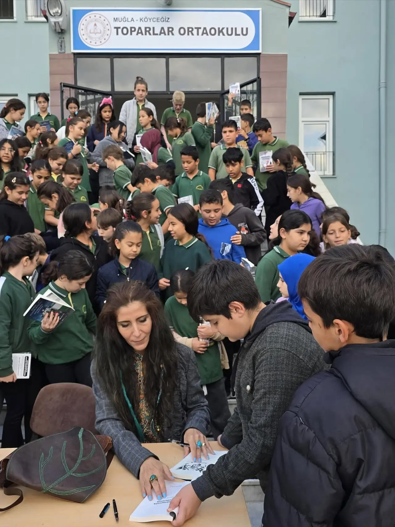 Toparlar Ortaokulu’nda Yazar Şöhret Doğruyol Sağbaş Öğrencilerle Buluştu 5