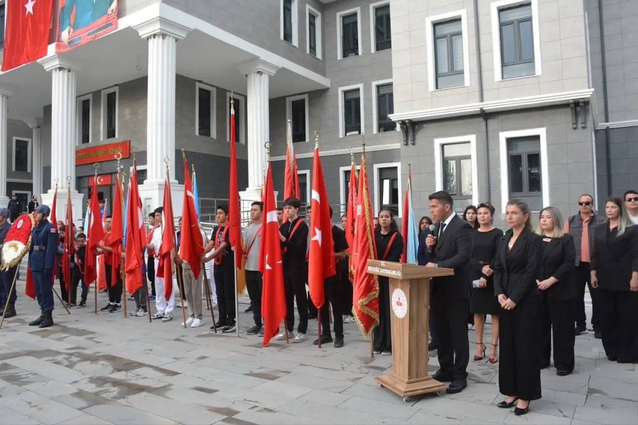 Köyceğiz Kaymakamlığı’ndan 10 Kasım Töreni: Hükümet Konağı Önünde Saygı Duruşu 6