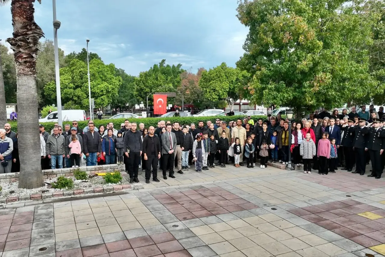 Ortaca’da 10 Kasım Töreni: Siren Sesleriyle Başlayan Anma, Öğrencilerin Etkinliğiyle Devam Etti 1