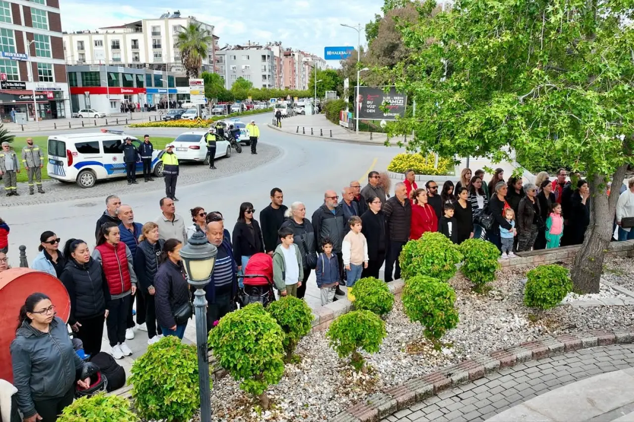 Ortaca’da 10 Kasım Töreni: Siren Sesleriyle Başlayan Anma, Öğrencilerin Etkinliğiyle Devam Etti 3