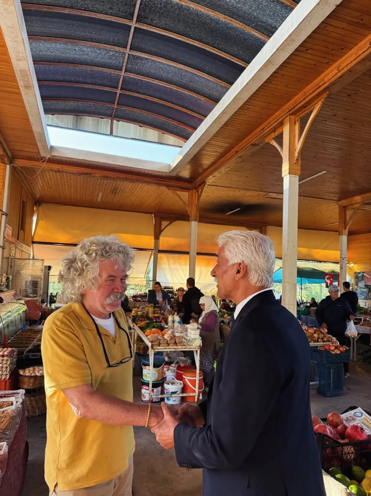 Ula Belediye Başkanı Mehmet Caner Akyaka Pazaryerinde Esnafla Buluştu 1