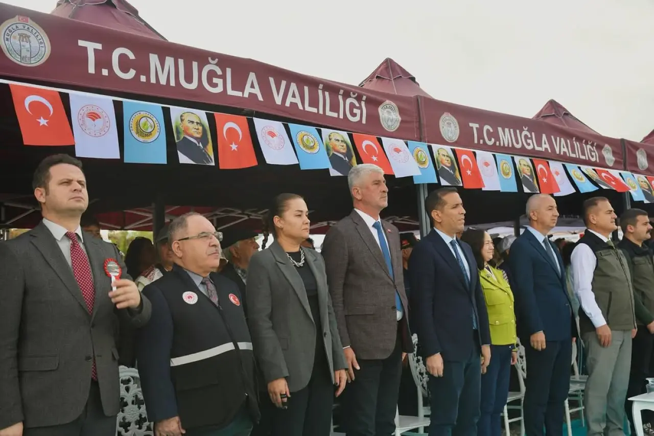 Köyceğiz’de Yangın Alanına Umut Dikildi: Fidanlar Toprakla Buluştu 2