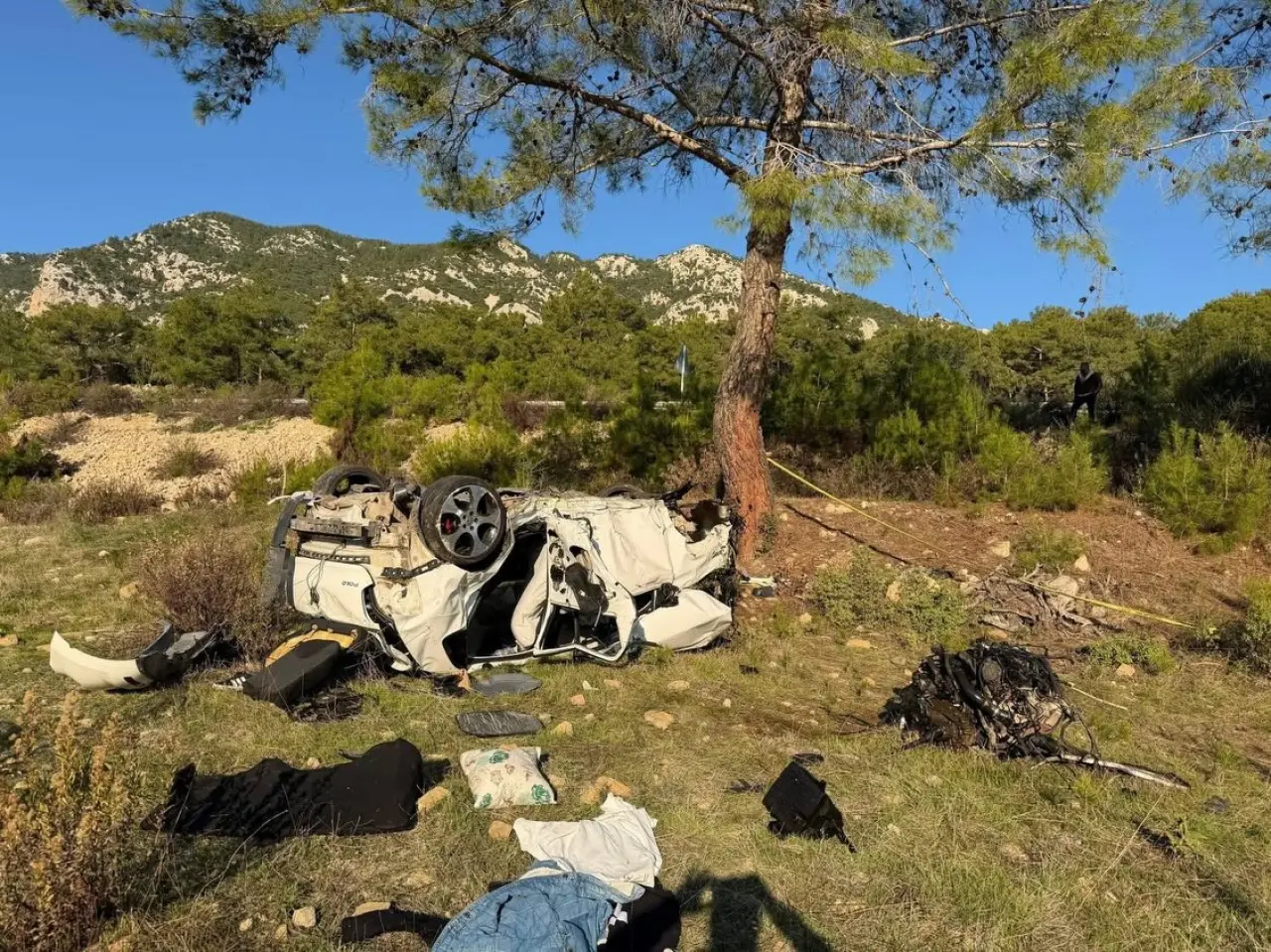 Göynük’te feci kaza: 2 genç hayatını kaybetti, 2 yaralı 4
