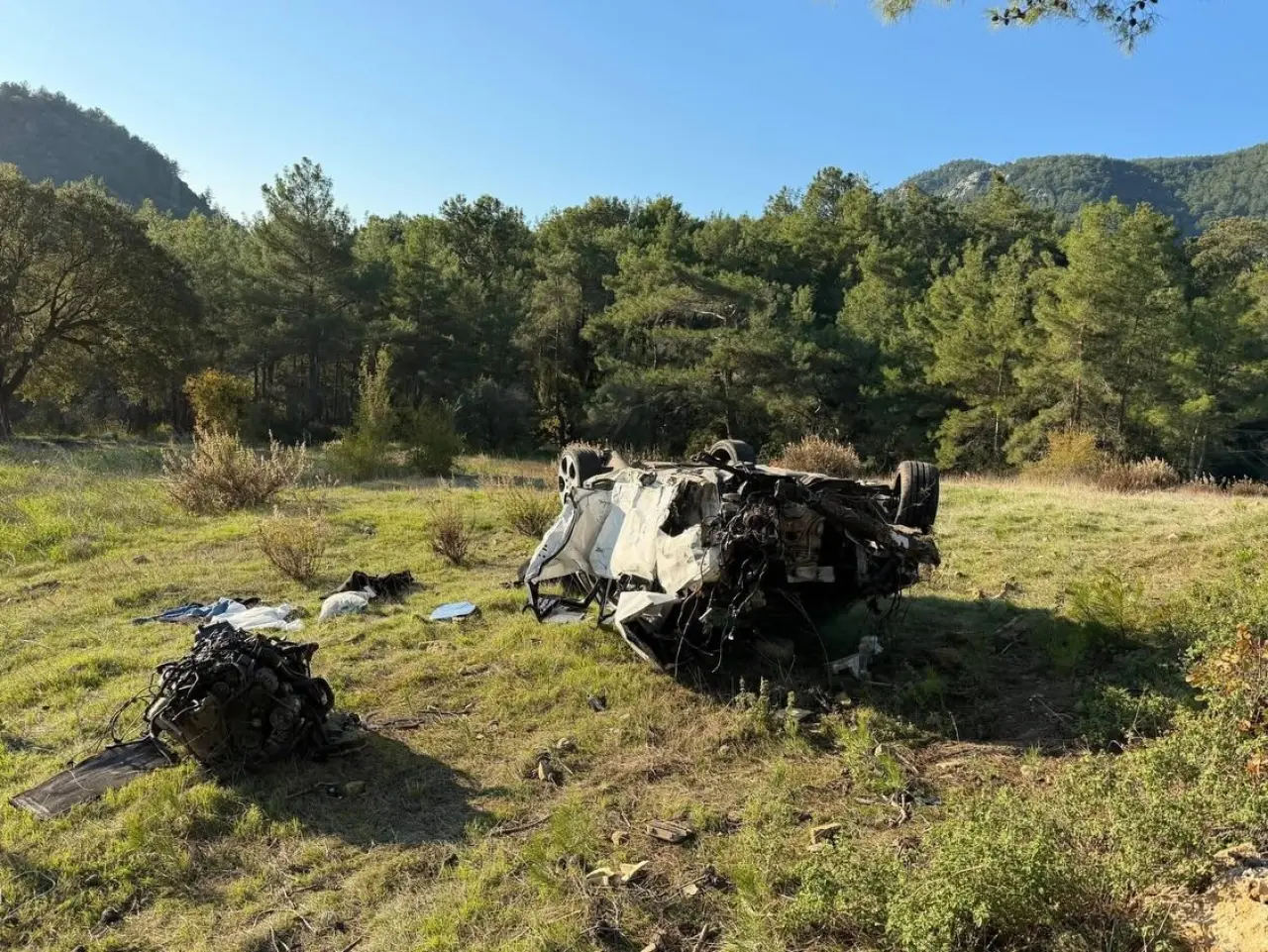 Göynük’te feci kaza: 2 genç hayatını kaybetti, 2 yaralı 5