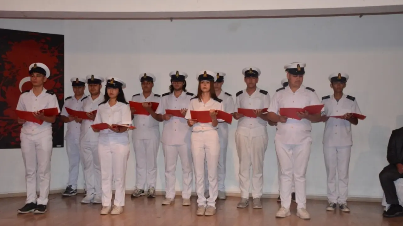 Köyceğiz’de İstiklal ruhu öğrencilerle yeniden canlandı 6