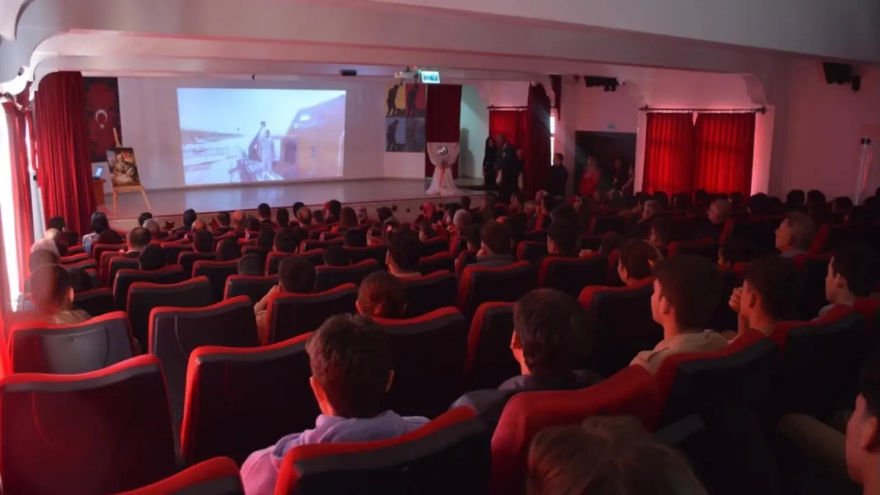 Köyceğiz’de İstiklal ruhu öğrencilerle yeniden canlandı 5