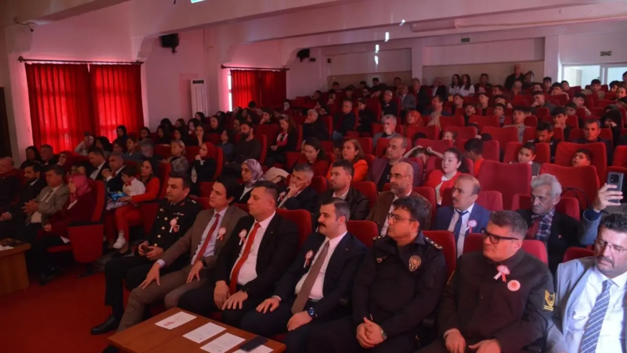 Köyceğiz’de İstiklal ruhu öğrencilerle yeniden canlandı 2