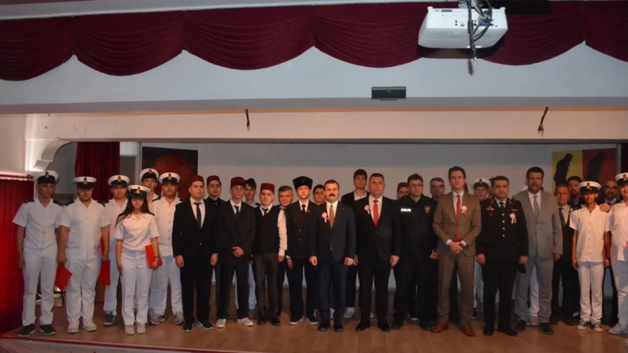 Köyceğiz’de İstiklal ruhu öğrencilerle yeniden canlandı 1