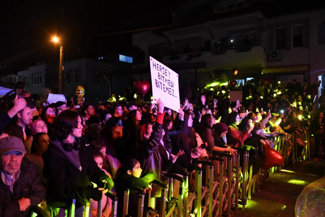 Köyceğiz’de Festival Coşkusu: Gökçe Konseriyle Final Yapıldı