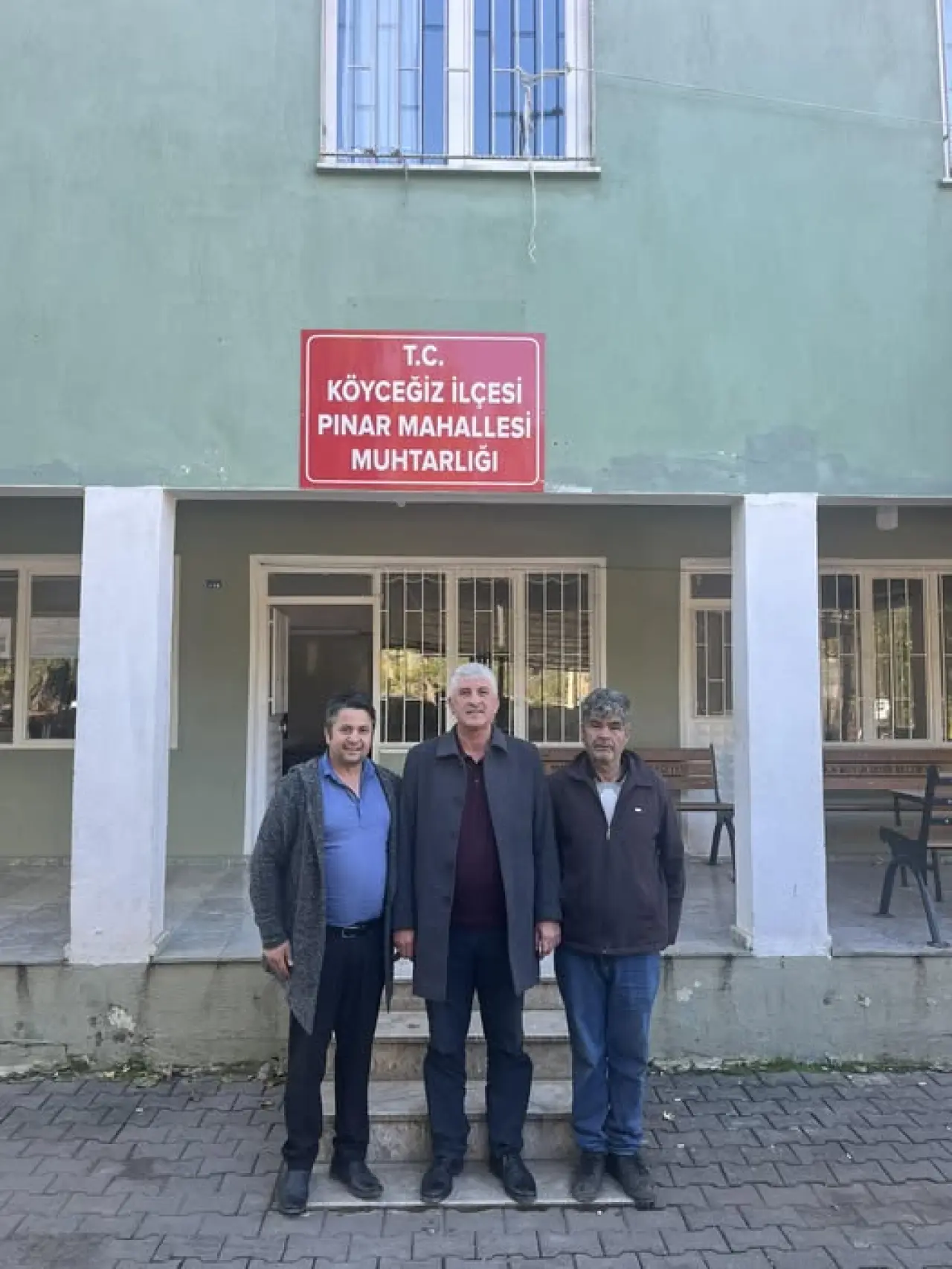 Köyceğiz Pınar Mahallesi’nde yaşanan teşekkür krizinin çözüme kavuşmasının ardından Başkan Ali Erdoğan, Muhtar Ömer Ali Kanat’ı ziyaret etti. Mahalle projeleri, hizmetler ve iş birliği süreci değerlendirildi.