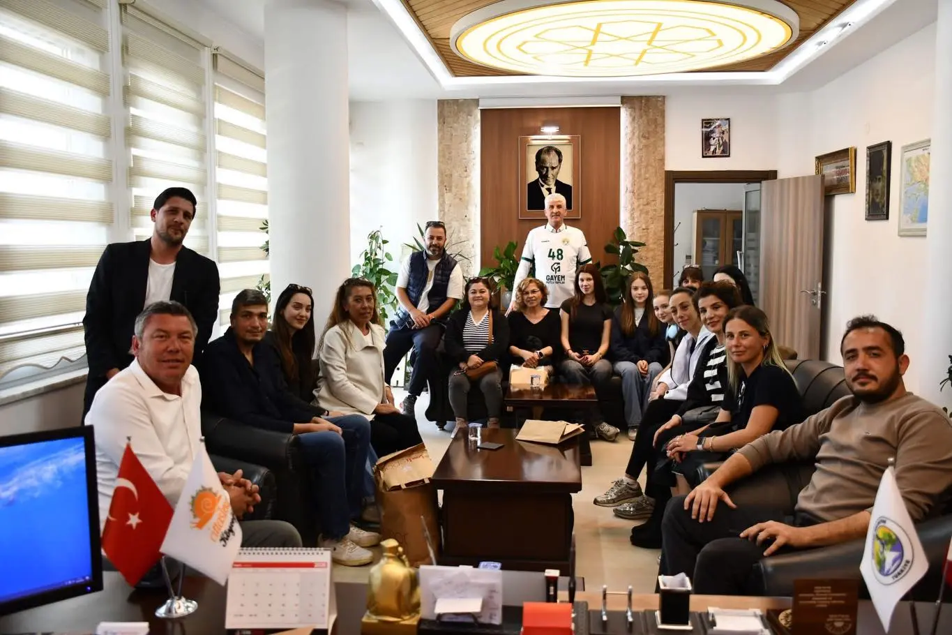 Köyceğiz Belediyesi, voleybolun gelişimine sponsorluk desteği veren Gayem Mutlu Yapılar Ltd. Şti. ve Serkan Güripek’e teşekkürlerini sundu.