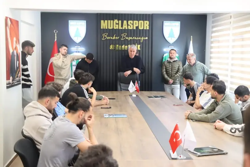 Muğlaspor, teknik direktörlük koltuğuna son olarak Elazığspor’u çalıştıran tecrübeli isim Mustafa Sarıgül’ü getirdi. Besim Durmuş takıma veda etti.