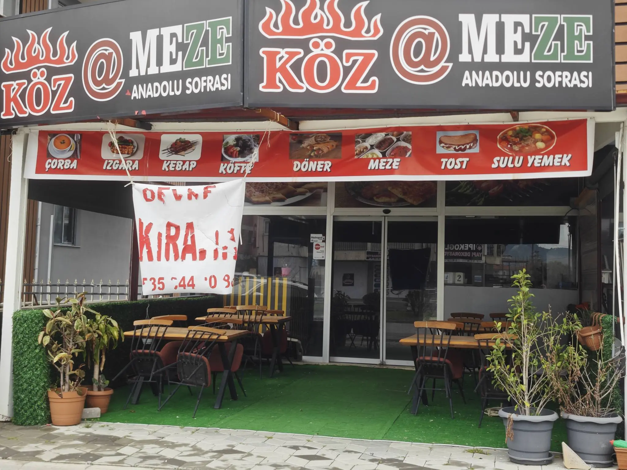 Muğla Ortaca Dalyan yolu kavşağında, yüksek cirolu ve tam ekipmanlı kebap-lahmacun salonu malzeme fiyatına devrediliyor.