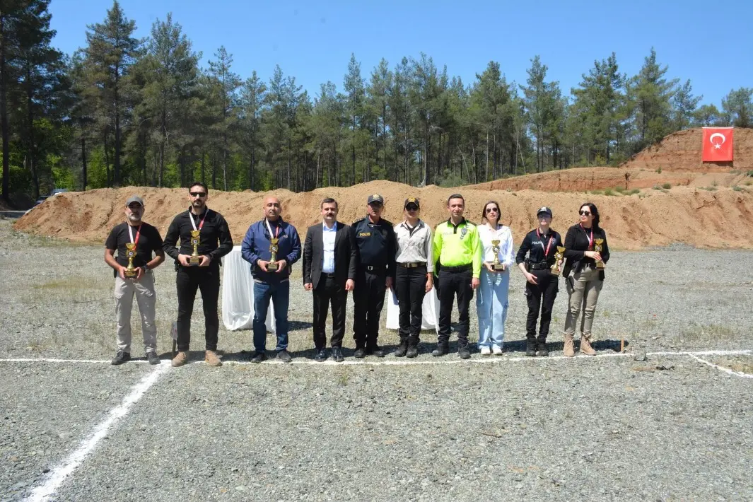 Köyceğiz’de Türk Polis Teşkilatı’nın 181. kuruluş yıl dönümü, emniyet mensupları arasında düzenlenen atış yarışması ve şenlikle kutlandı.