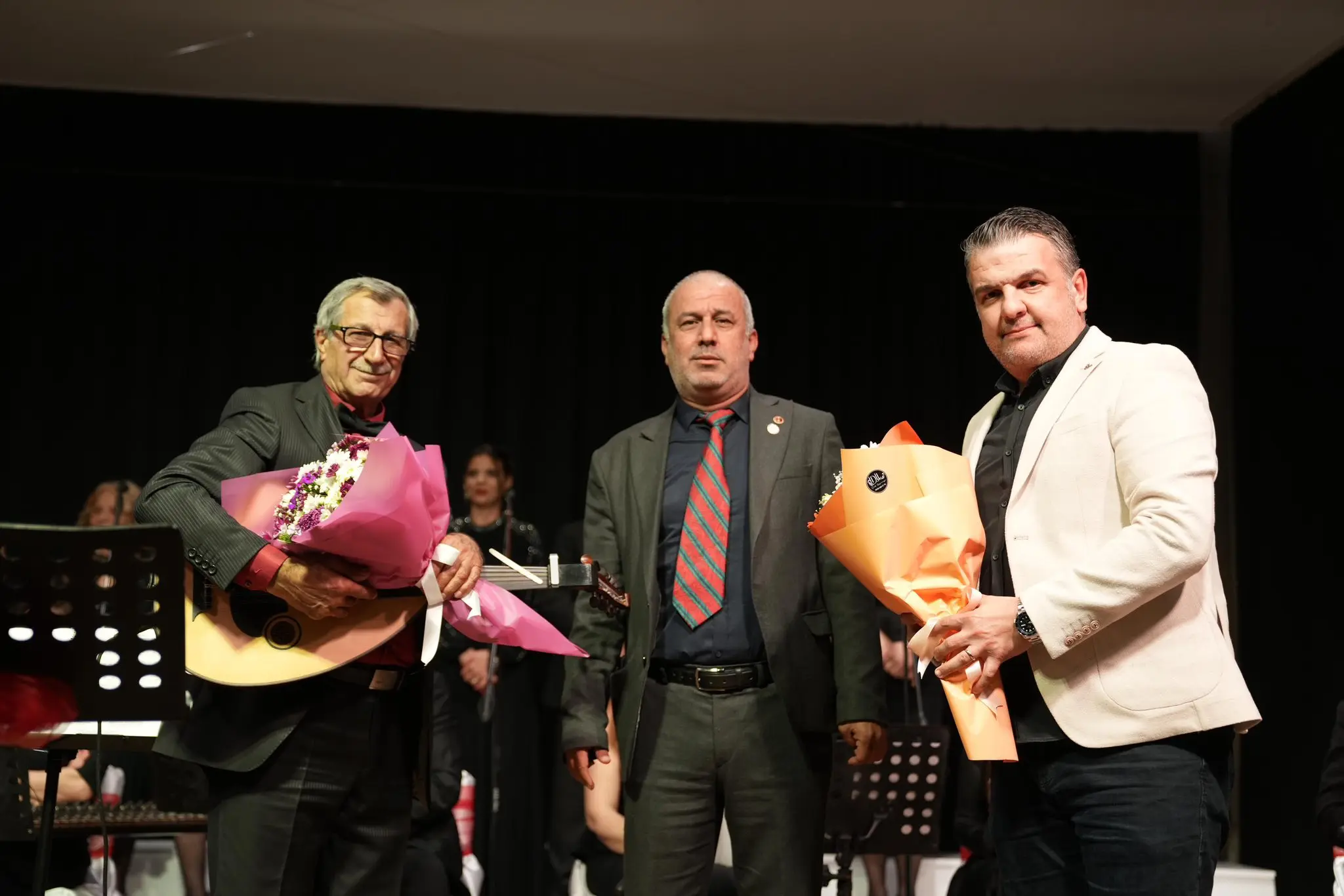 Dalaman Belediyesi Türk Sanat Müziği Korosu tarafından düzenlenen özel konser, vatandaşların yoğun katılımıyla sanatsal bir şölene dönüştü.