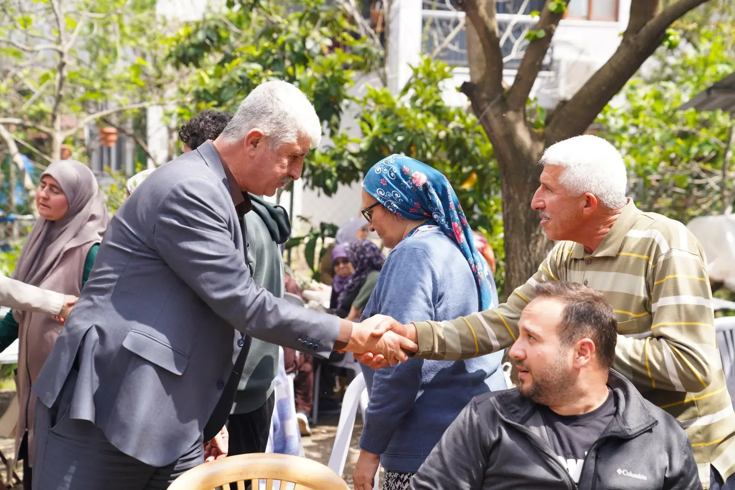 Köyceğiz Belediye Başkanı Ali Erdoğan, kardeşi vefat eden önceki dönem belediye başkanı Kamil Ceylan’ı ziyaret ederek acısını paylaştı.