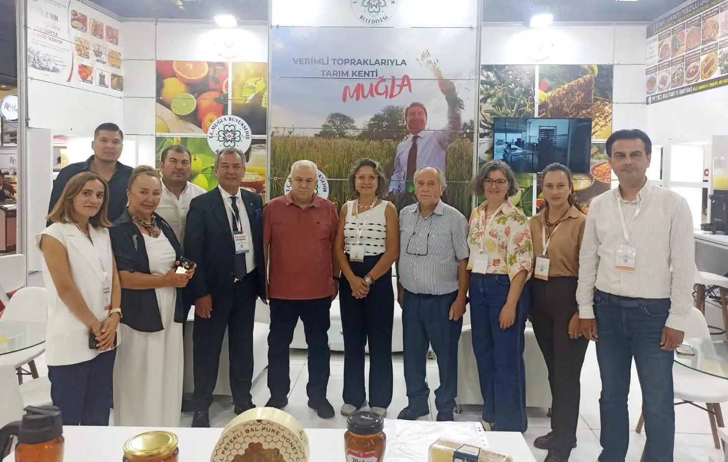 Muğla Büyükşehir Belediyesi, Foodist İstanbul Fuarı'nda kentin zeytin, zeytinyağı ve bal gibi lezzetlerini profesyonellerle buluşturdu.