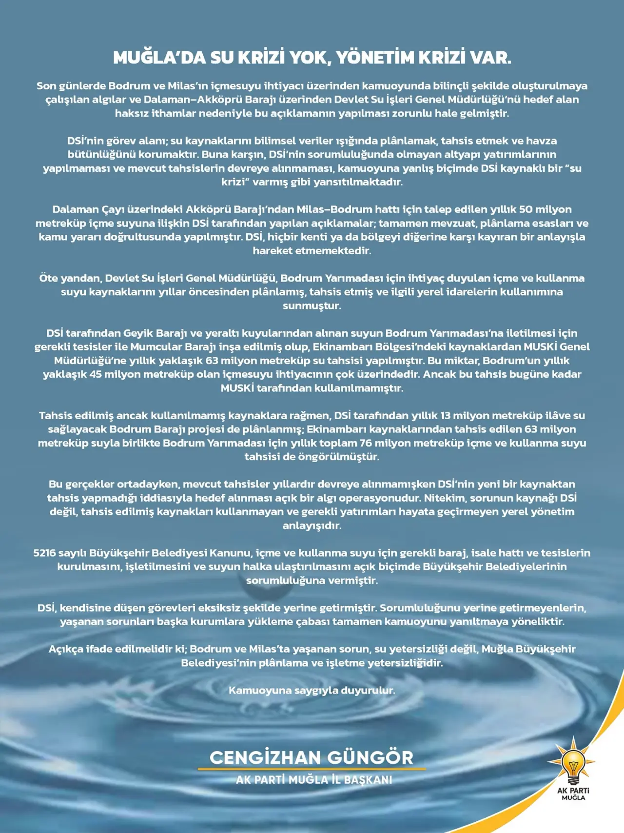 Bir su kütlesi ve yazı görüntüsü olabilir