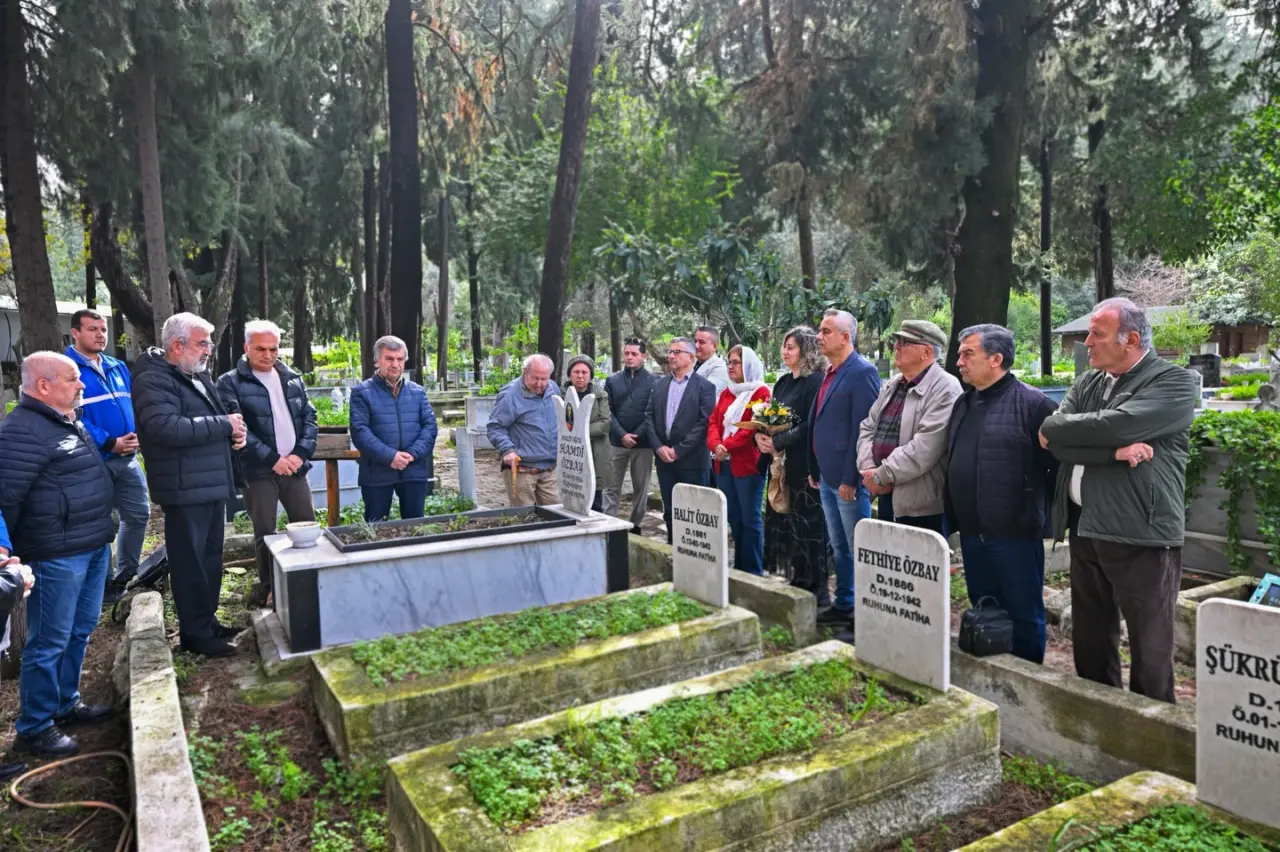"Şu Köyceğiz Yolları" ve "Ormancı" türkülerinin mimarı usta sanatçı Hamdi Özbay, vefat yıl dönümünde mezarı başında anıldı. İşte törenden tüm detaylar..