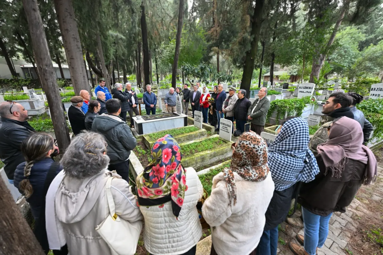 "Şu Köyceğiz Yolları" ve "Ormancı" türkülerinin mimarı usta sanatçı Hamdi Özbay, vefat yıl dönümünde mezarı başında anıldı. İşte törenden tüm detaylar..