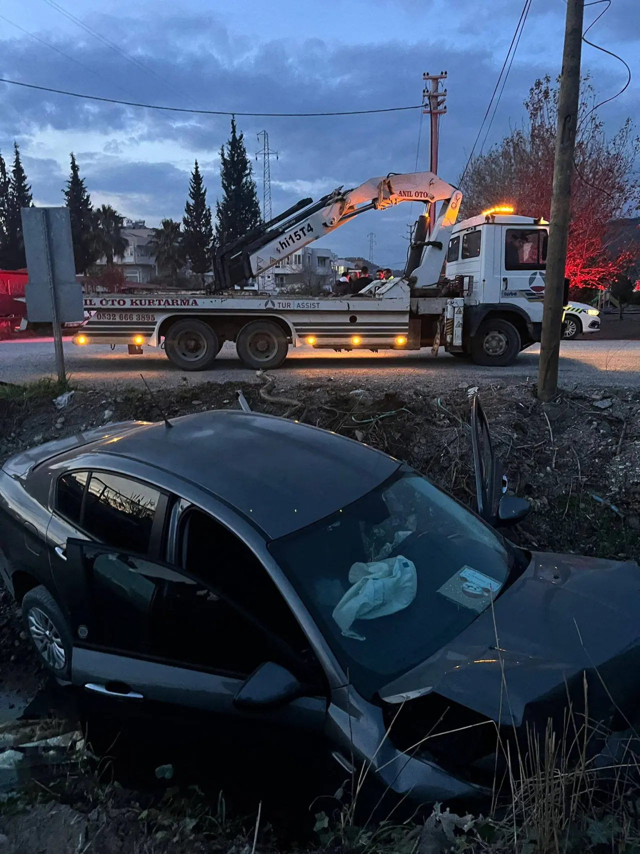 Muğla Ortaca Çaylı Mahallesi’nde sulama kanalı nedeniyle yaşanan kazada yaralanma oldu, vatandaşlar çözüm bekliyor.