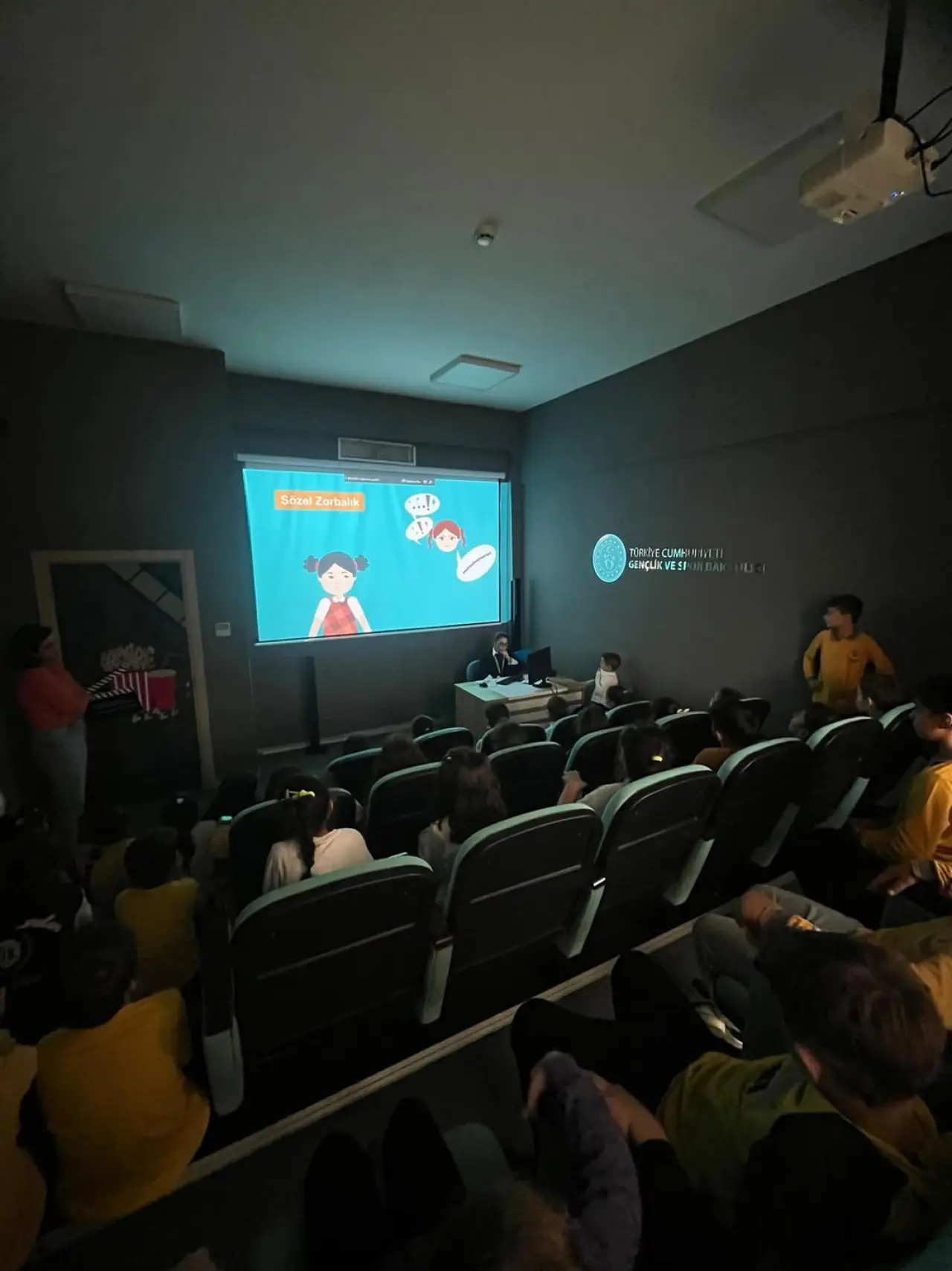 Köyceğiz Gençlik Merkezi, Çocuk Hakları Günü’nde akran zorbalığına karşı farkındalık eğitimi düzenledi. Ayrıntılar Haberimizde