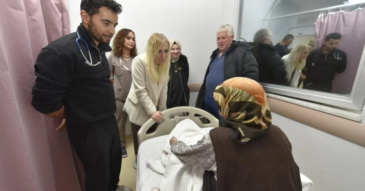 Muğla İl Sağlık Müdürü Dr. Eriş Başaran Akça, Köyceğiz Devlet Hastanesi Acil Servisini ziyaret etti. yerinde değerlendirmelerde bulundu