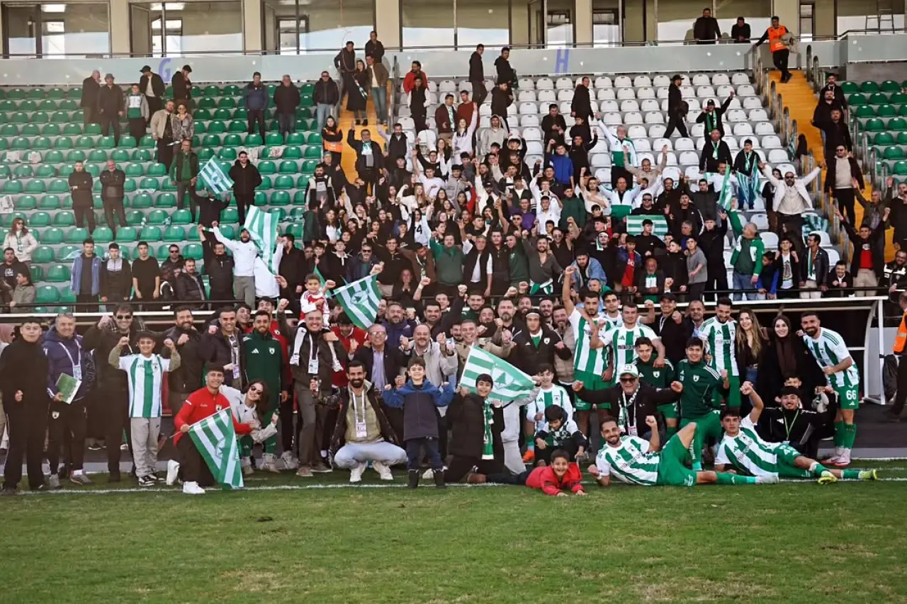 TFF 2. Lig Beyaz Grup’ta Muğlaspor, Batman Petrolspor’u 2-0 yenerek zirve yarışında kritik galibiyet aldı.