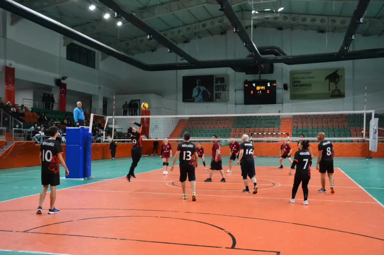 Köyceğiz Voleybol Turnuvası İlk Gün Maçlarıyla Başladı