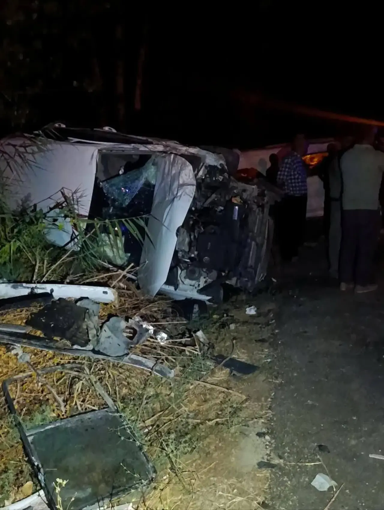 Mersin’in Mut ilçesi Kurtsuyu Mahallesi’nde 3 aracın karıştığı zincirleme trafik kazasında 34 yaşındaki Muhammet Çetin hayatını kaybetti, 8 kişi yaralandı. Yaralıların hayati tehlikesi bulunmuyor.