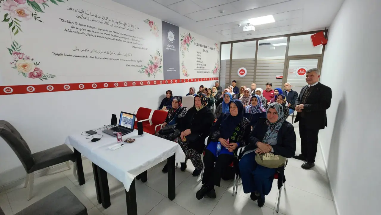 Köyceğiz’den kutsal topraklara gidecek 34 umreci için eğitim seminerleri düzenlendi, 13 Ocak’ta dualarla uğurlanacaklar. 2025 Köyceğiz Umre ve hacca gidecekler listesi