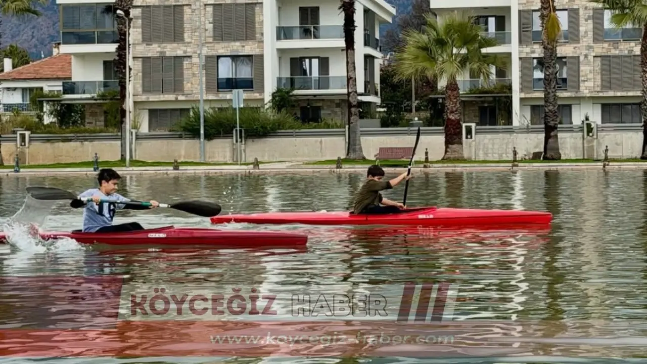 Köyceğiz Gölü’nde kano heyecanı: İl birincileri madalyalarına kavuştu