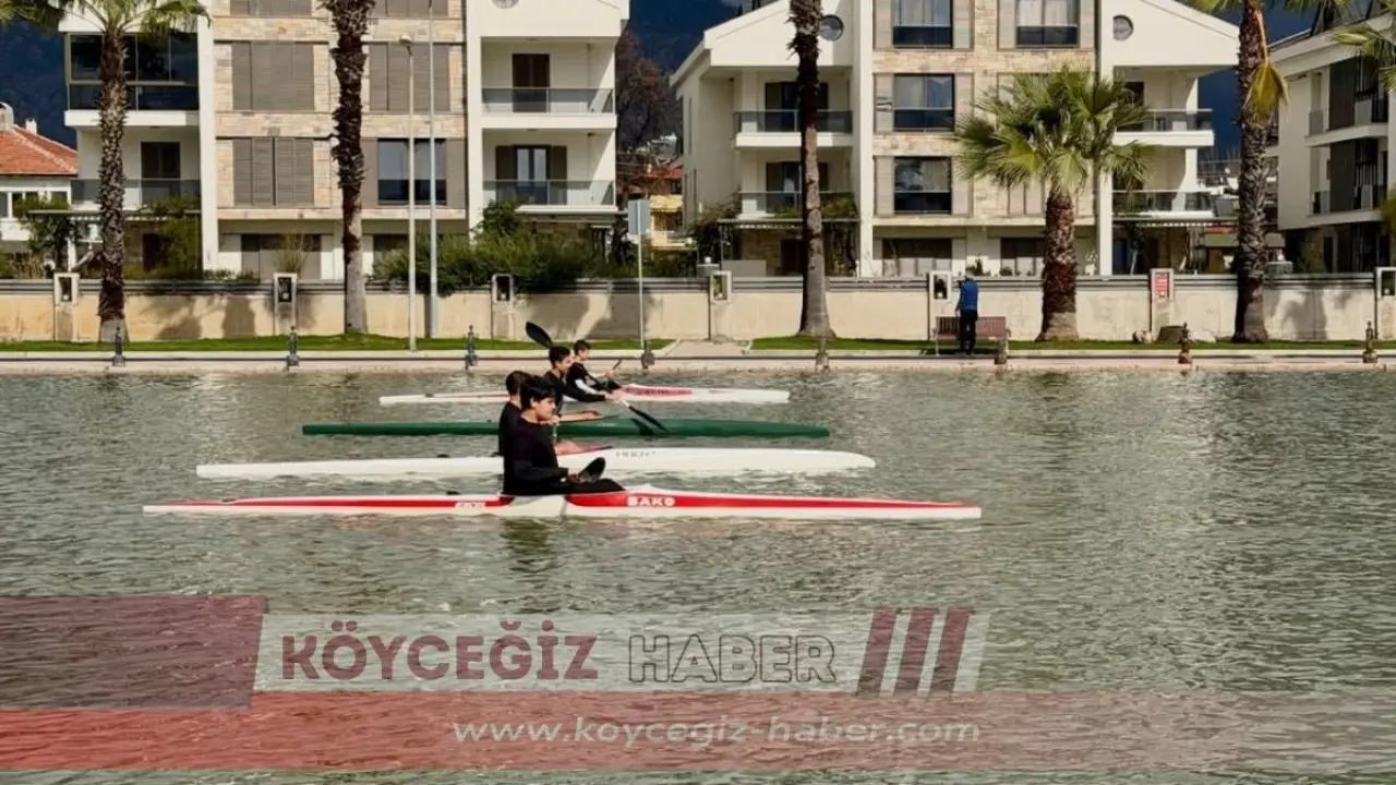 Köyceğiz Gölü’nde kano heyecanı: İl birincileri madalyalarına kavuştu