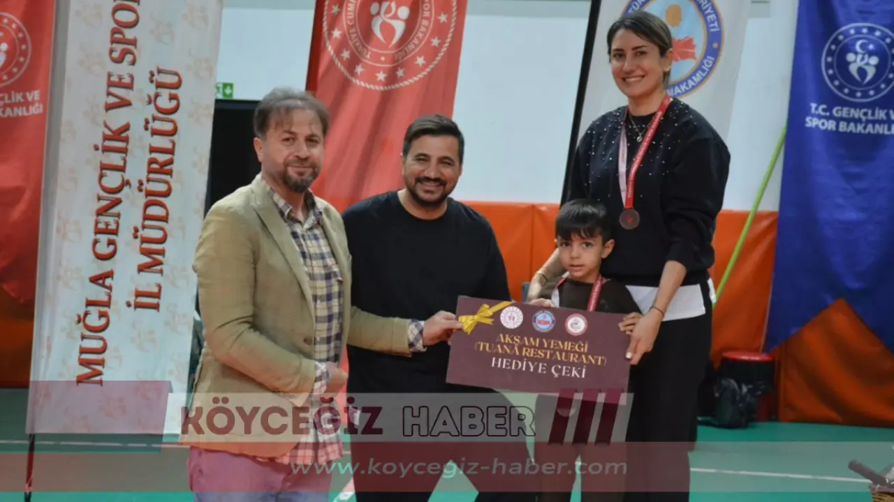Köyceğiz’de Düzenlenen Çiftler Yarışıyor Floor Curling Turnuvası Sona Erdi