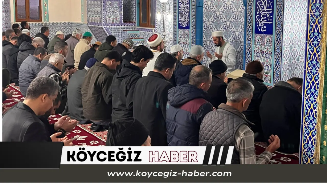Köyceğiz Hamit Mahallesi Merkez Camii’nde düzenlenen Sabah Namazı Buluşması'nda İlçe Müftüsü Ahmet Karagöz Ramazan ayının önemine değindi. Program çorba ikramıyla sona erdi.