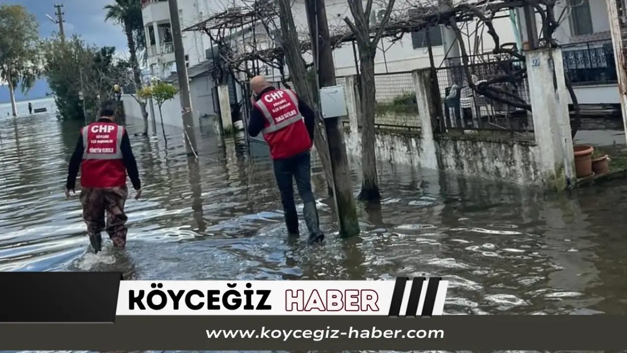 CHP Köyceğiz İlçe Başkanı Tanju Satılmış ve ilçe örgütü, gölün taşması sonucu evlerini su basan vatandaşları ziyaret ederek ihtiyaçlarını karşıladı.