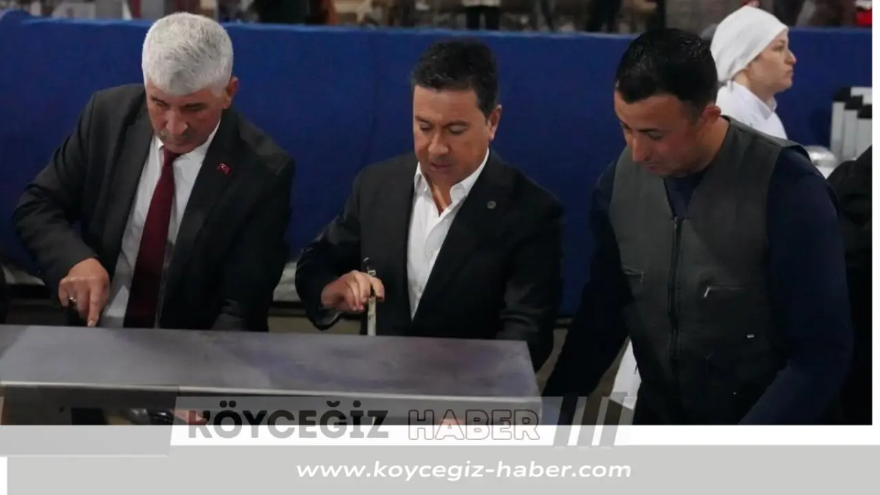 Köyceğiz'de Ramazan Dayanışması: Dev İftar Sofrası Kuruldu