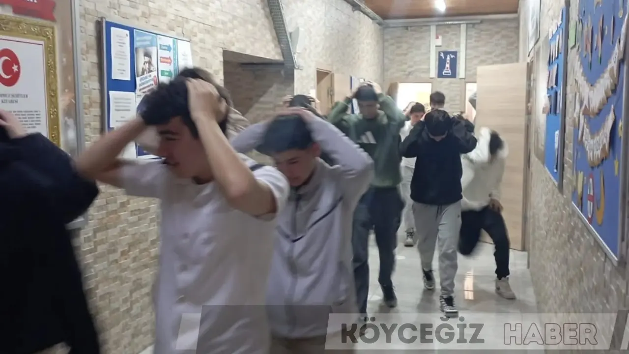 Köyceğiz'de Okulda Deprem Alarmı: Öğrenciler Saniyelerle Yarıştı
