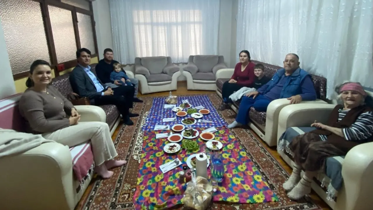  Köyceğiz Milli Eğitim Müdürü Taner Şen: Memduh Yavuz Ailesi ile İftar Yaptı